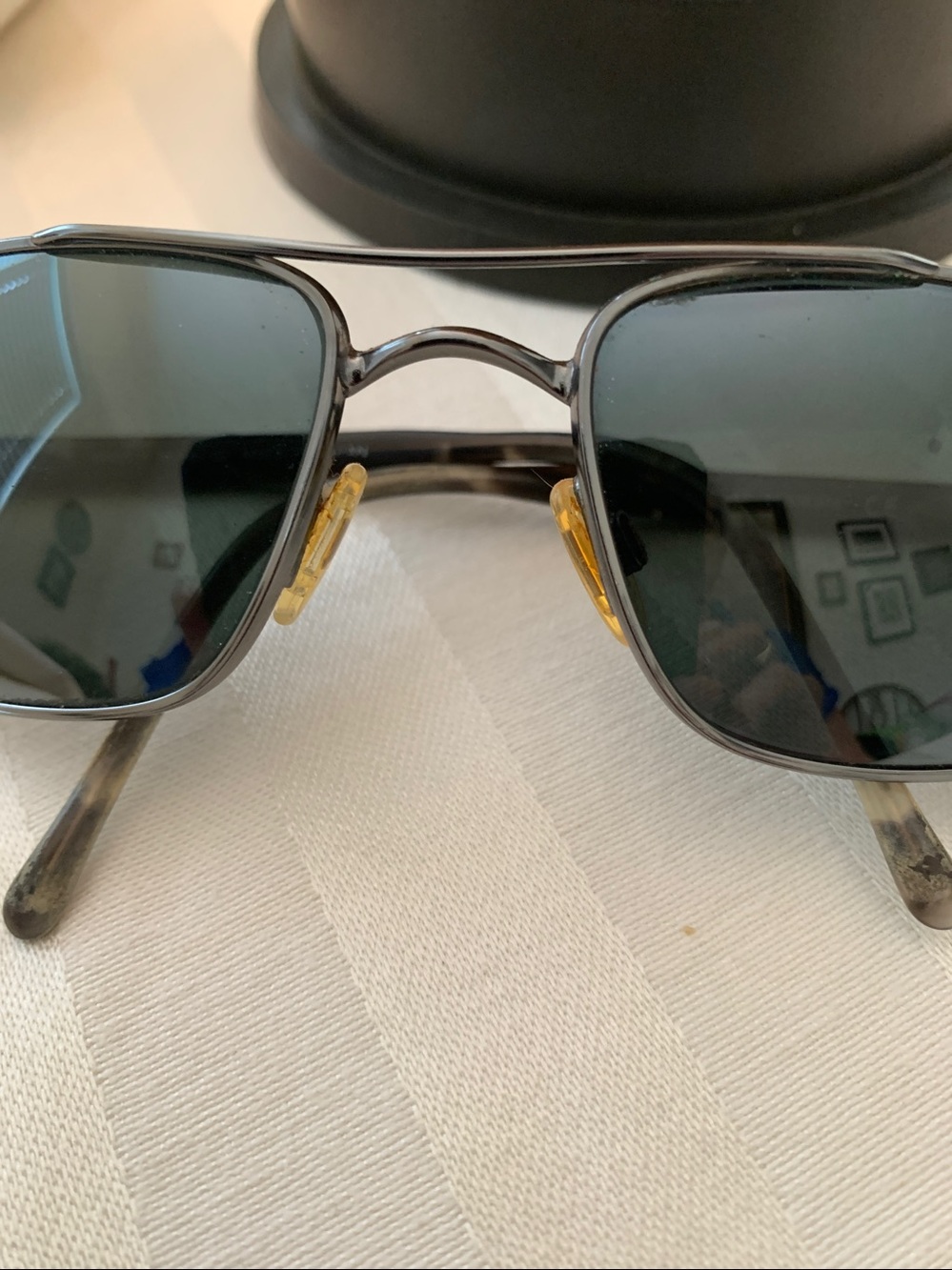 Maui Jim “Kahuna” Metal Frame Sunglasses - Dark Lenses - Picture 7 of 7